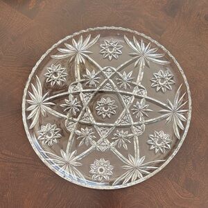 Source Unknown Elegant Clear Glass Plate with Starburst Design